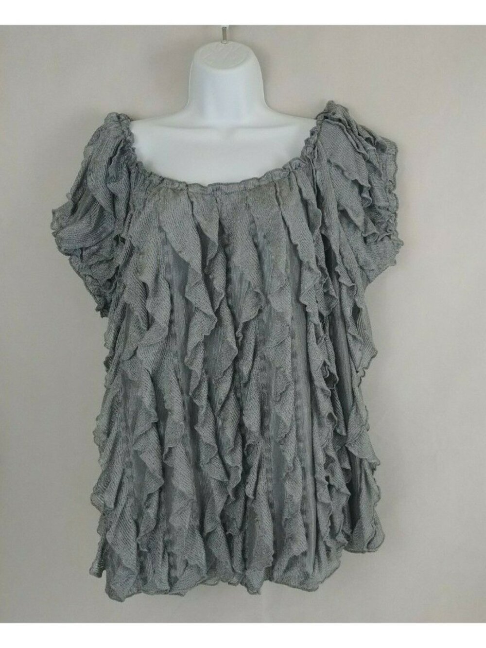 Once Again Woman Solid Gray/Silver Polyester Short Sleeve Ruffle Blouse Size 2X